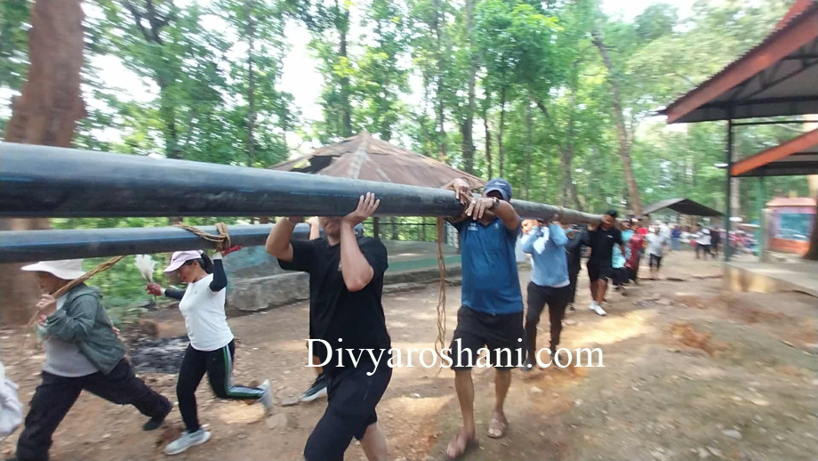 पानीको अभाव झेलेका विजयपुरवासी पाईप तान्न उर्लिए (भिडियो सहित)